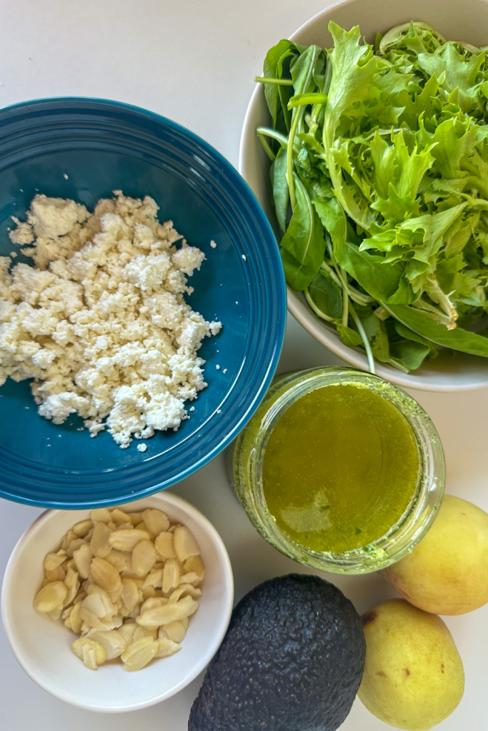 ingredientes da salada de pêssego grelhado